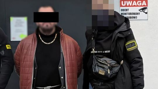 10 lat nie wystarczyło. Groźny handlarz bronią znów w rękach policji