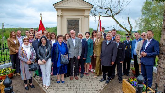 Hrubieszów uczcił pamięć Stanisława Staszica w 200. rocznicę jego śmierci. Konferencja, hołd pod pomnikiem i wystawa