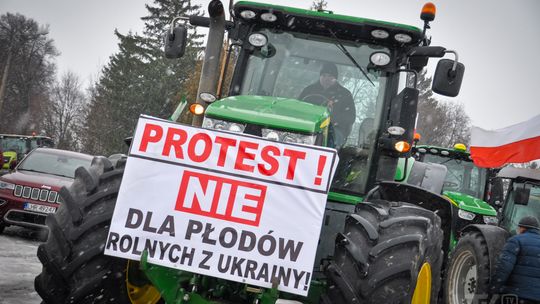 Protest Hrubieszowskich rolników przeciwko importowi produktów z Ukrainy [ZDJĘCIA]