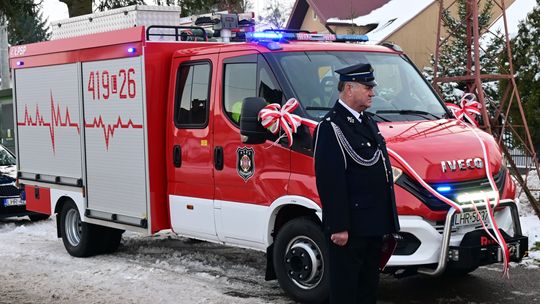 Uroczyste przekazanie samochodu pożarniczego dla OSP KSRG Dziekanów