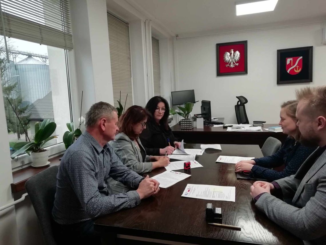Gmina Mircze podpisała umowę na budowę sieci wodociągowej z przyłączami na terenie Gminy Mircze