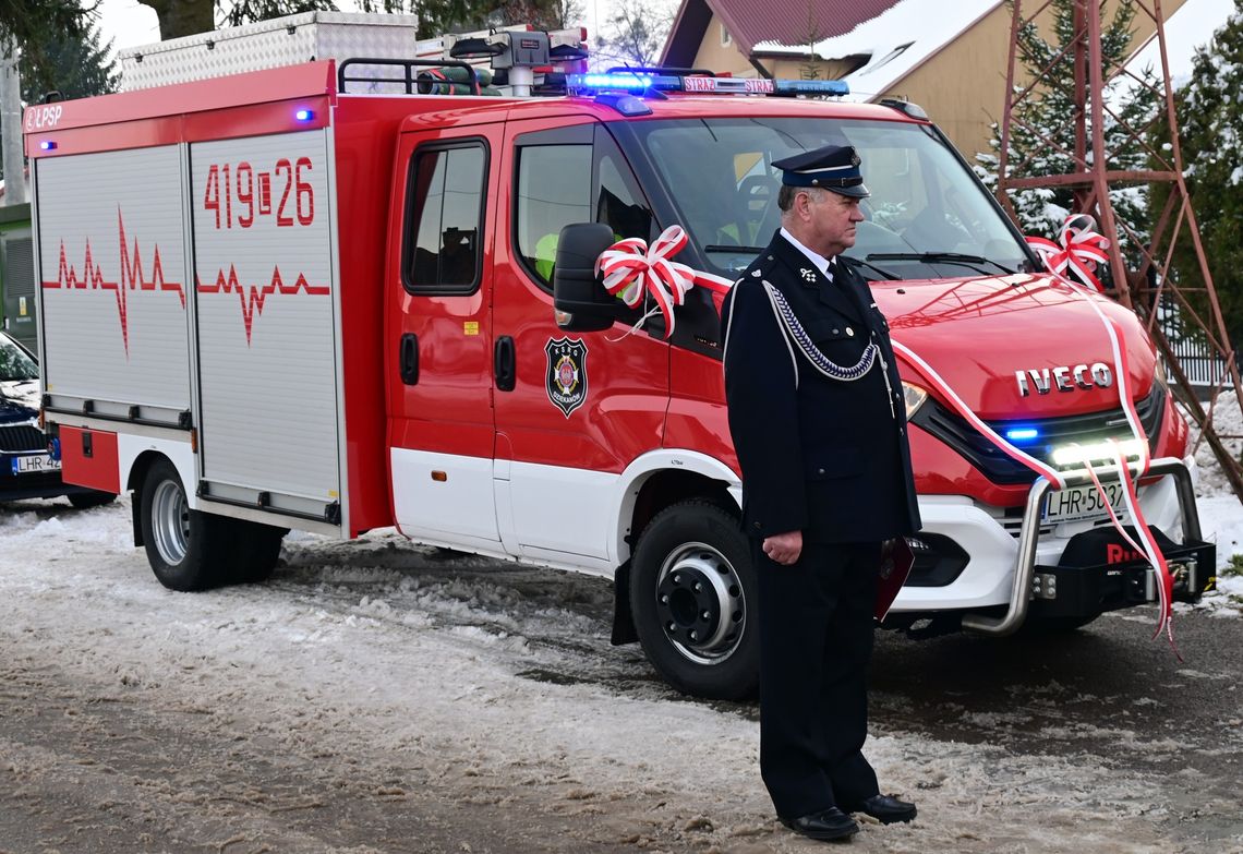 Uroczyste przekazanie samochodu pożarniczego dla OSP KSRG Dziekanów